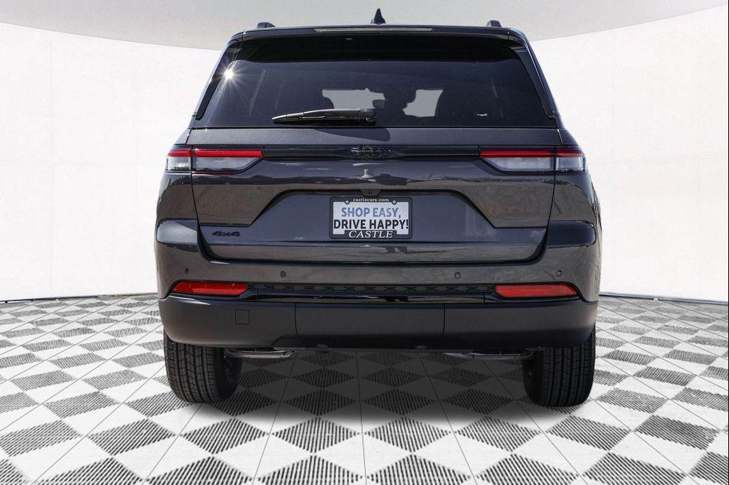 new 2025 Jeep Grand Cherokee car, priced at $37,730