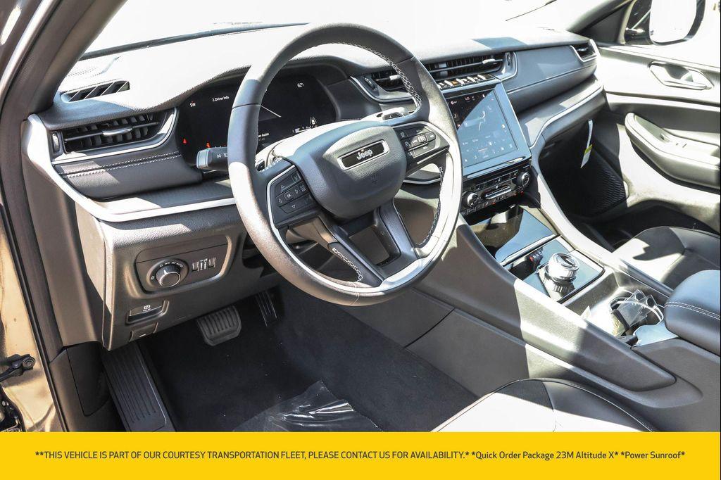 new 2025 Jeep Grand Cherokee car, priced at $37,730