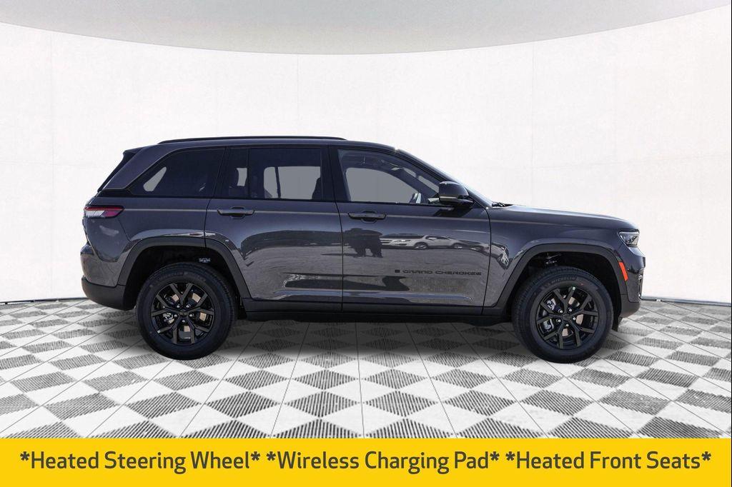 new 2025 Jeep Grand Cherokee car, priced at $37,730