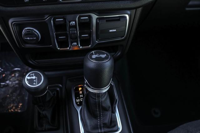 new 2025 Jeep Wrangler car, priced at $46,176