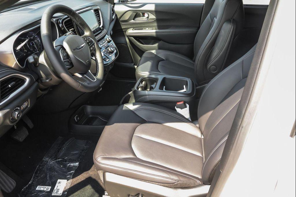 new 2026 Chrysler Pacifica car, priced at $38,288