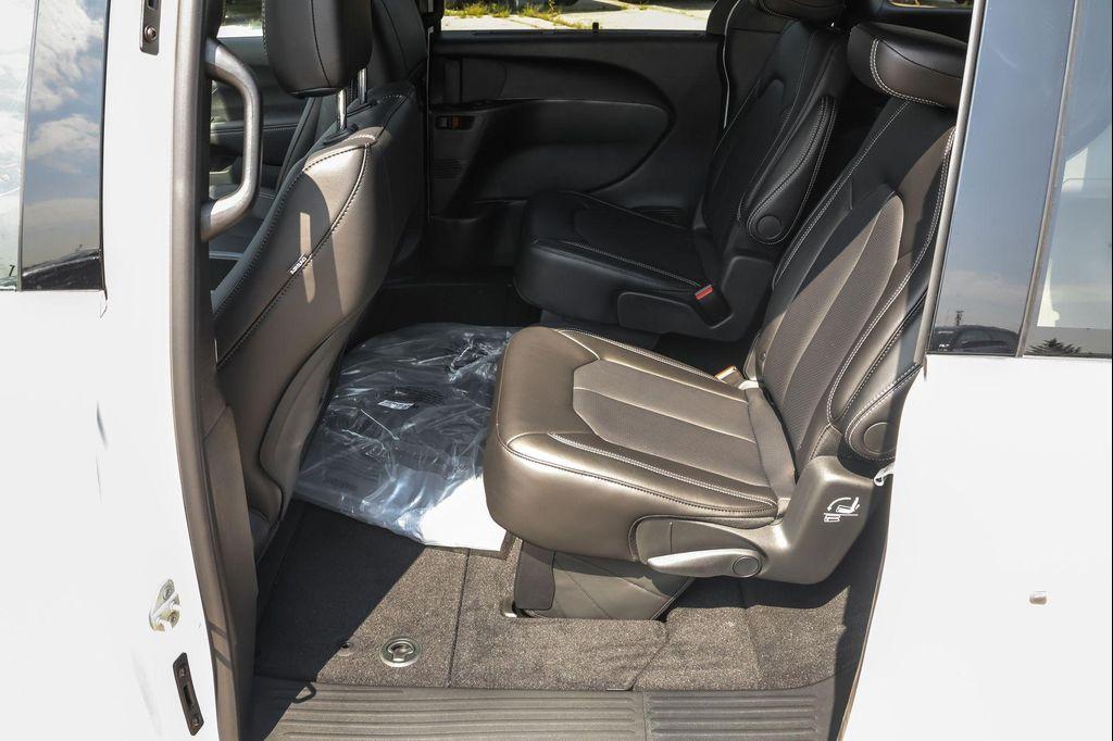 new 2026 Chrysler Pacifica car, priced at $38,288