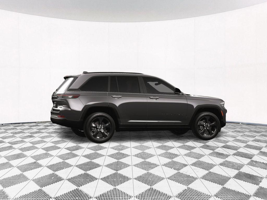 new 2025 Jeep Grand Cherokee car, priced at $47,530