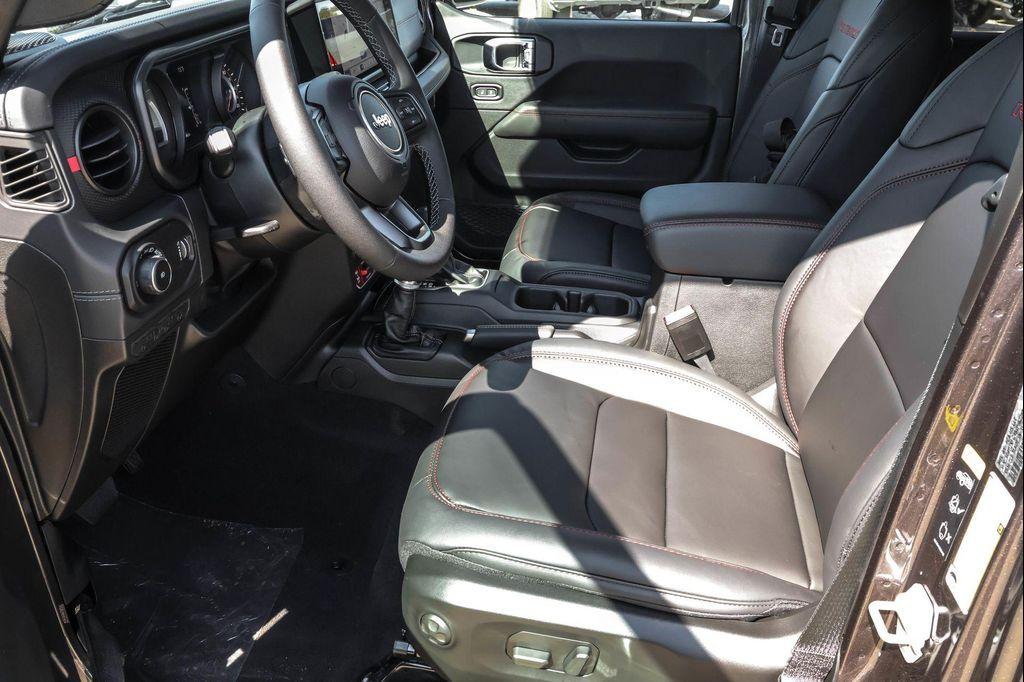 new 2025 Jeep Wrangler car, priced at $54,182