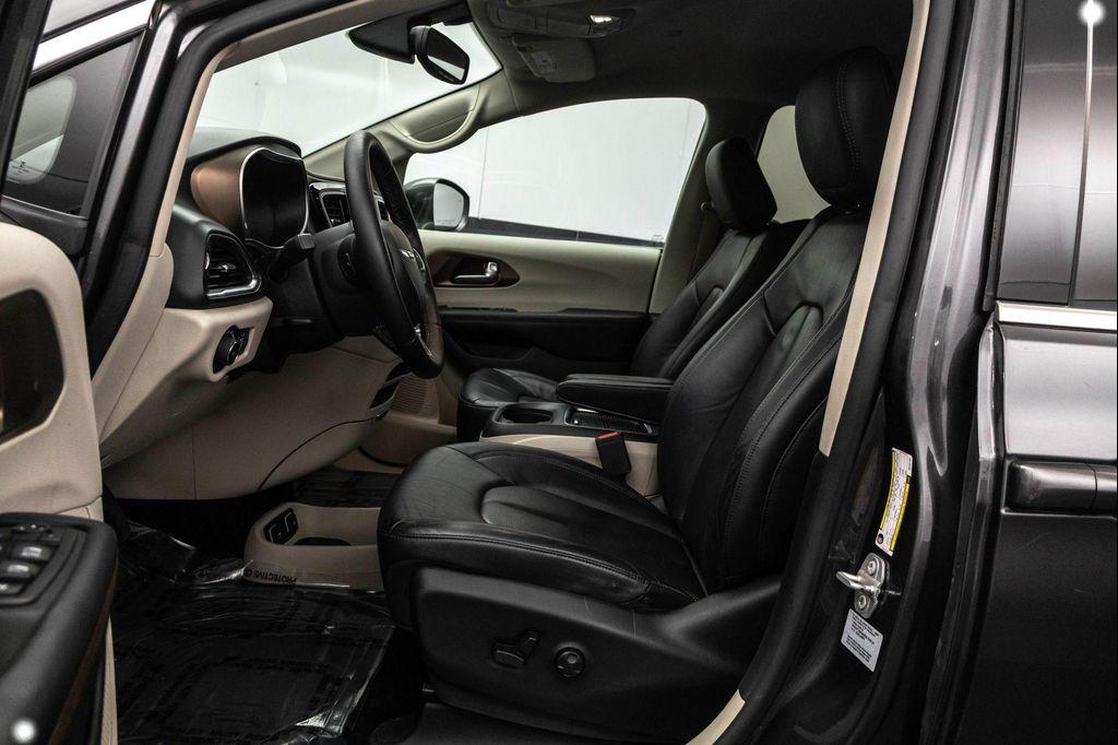 used 2017 Chrysler Pacifica car, priced at $14,677