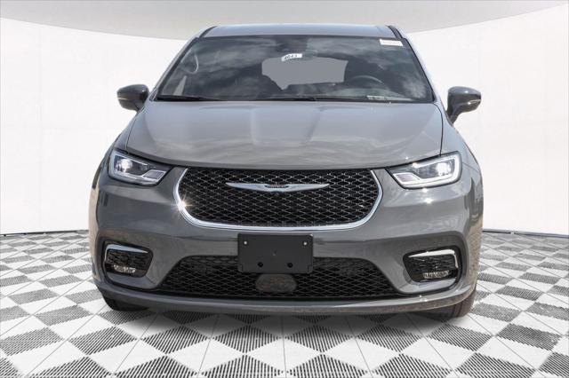 new 2025 Chrysler Pacifica car, priced at $42,027
