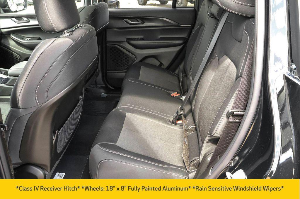 new 2025 Jeep Grand Cherokee car, priced at $38,366