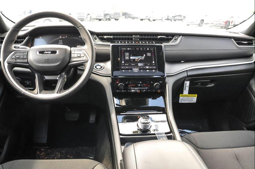new 2025 Jeep Grand Cherokee car, priced at $38,366