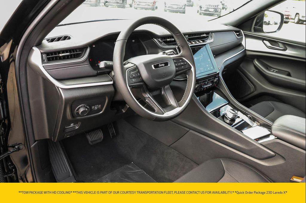 new 2025 Jeep Grand Cherokee car, priced at $38,366