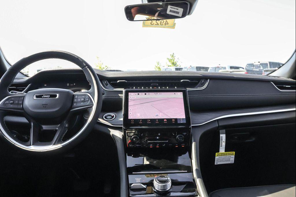 new 2025 Jeep Grand Cherokee car, priced at $44,397