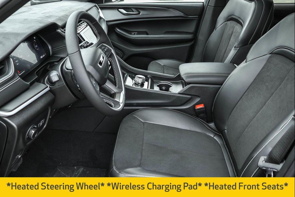 new 2025 Jeep Grand Cherokee car, priced at $36,977