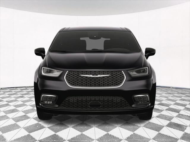 new 2025 Chrysler Pacifica car, priced at $42,426
