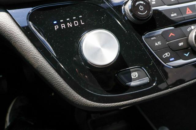 new 2025 Chrysler Pacifica car, priced at $44,626