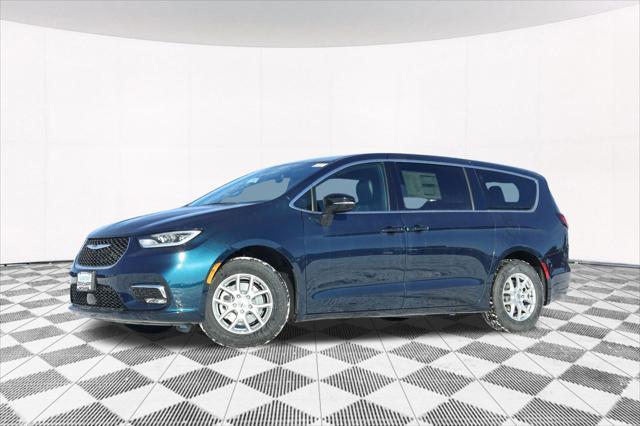 new 2025 Chrysler Pacifica car, priced at $38,369