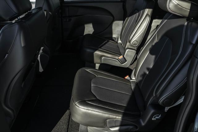 new 2025 Chrysler Pacifica car, priced at $38,369