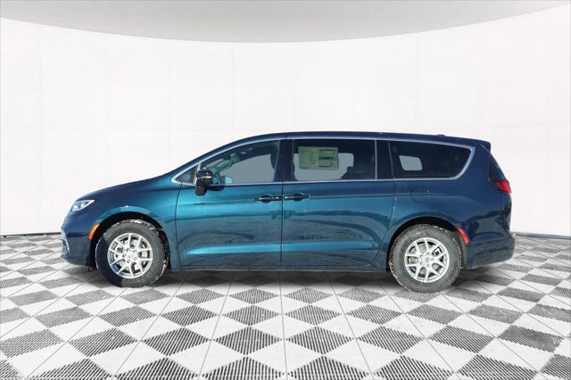 new 2025 Chrysler Pacifica car, priced at $38,369