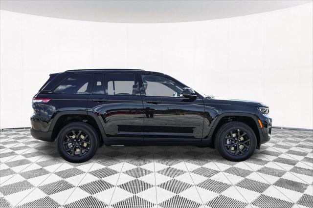 new 2025 Jeep Grand Cherokee car, priced at $42,323