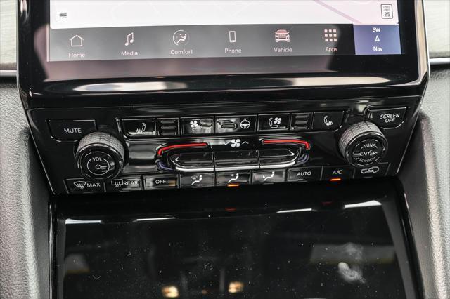 new 2025 Jeep Grand Cherokee car, priced at $54,717