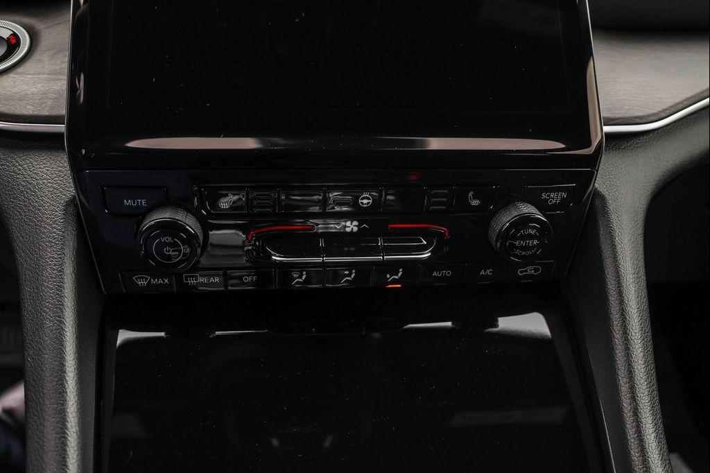 new 2025 Jeep Grand Cherokee L car, priced at $43,220
