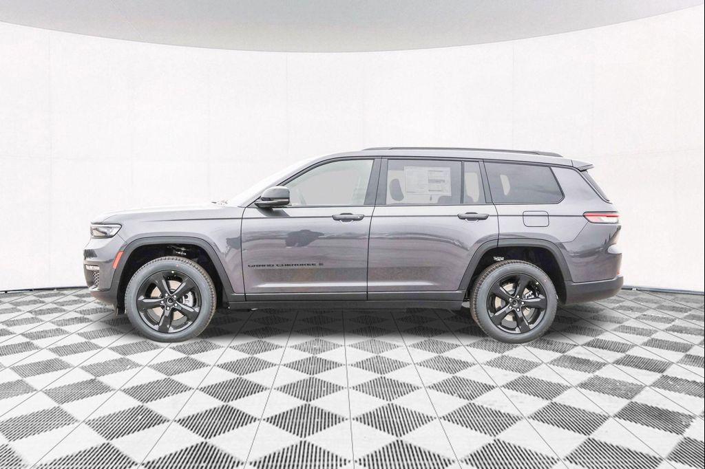new 2025 Jeep Grand Cherokee L car, priced at $43,220