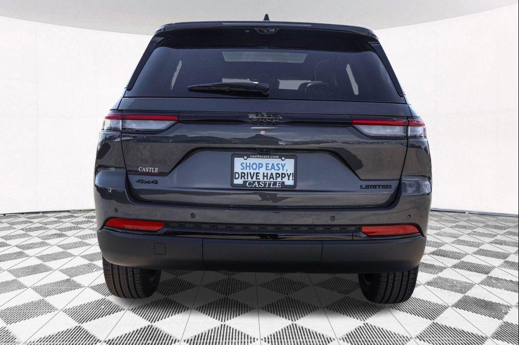 new 2025 Jeep Grand Cherokee car, priced at $47,530