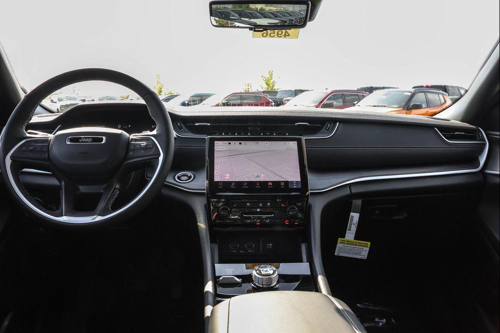 new 2025 Jeep Grand Cherokee car, priced at $47,530