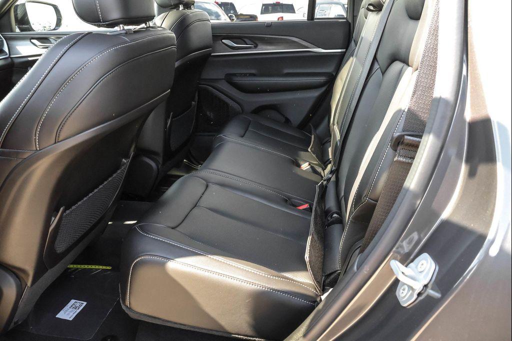 new 2025 Jeep Grand Cherokee car, priced at $47,530