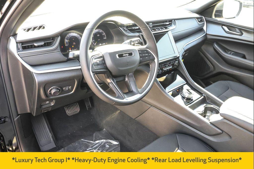 new 2025 Jeep Grand Cherokee car, priced at $36,940