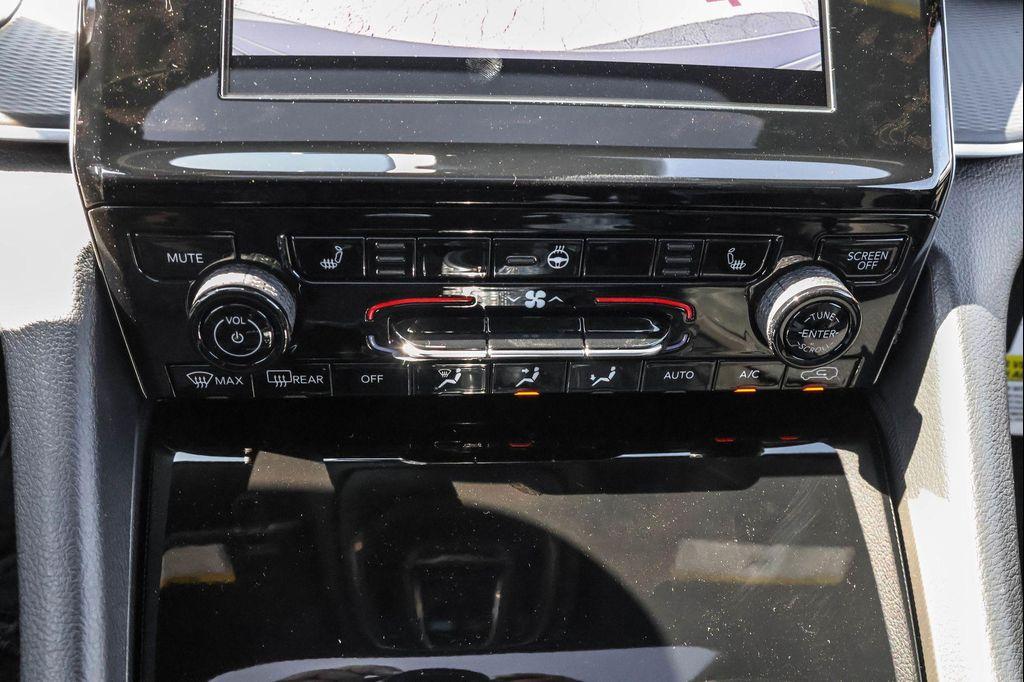 new 2025 Jeep Grand Cherokee car, priced at $37,616
