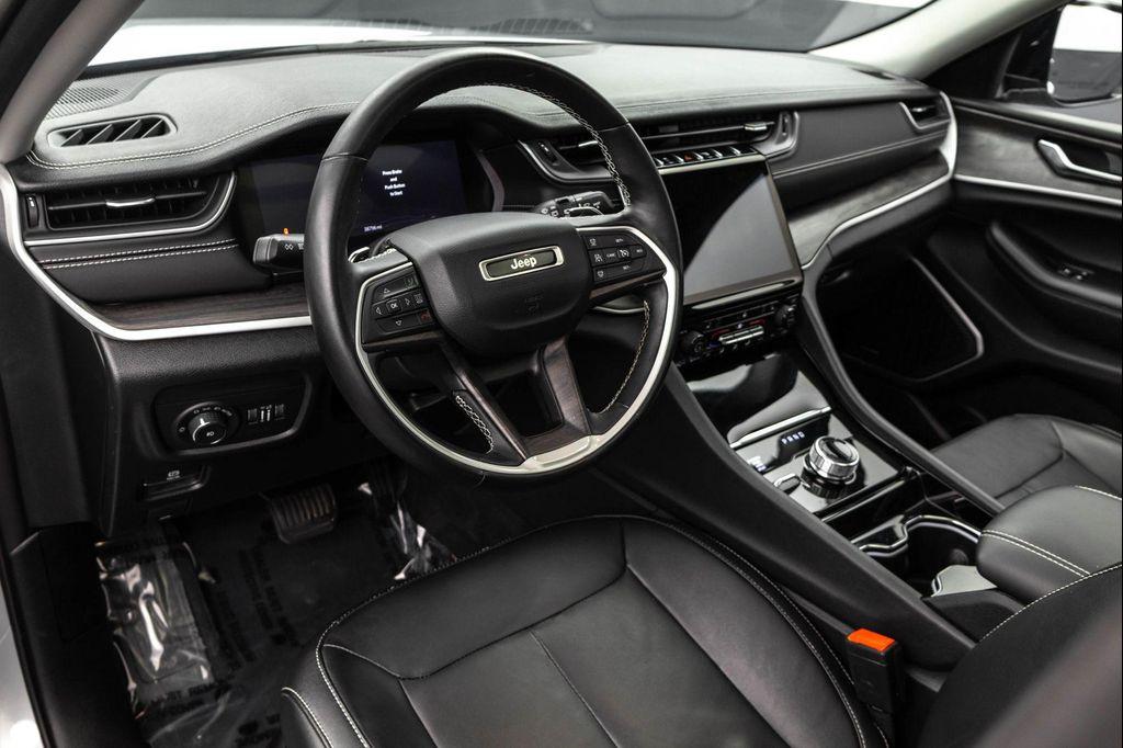 used 2022 Jeep Grand Cherokee car, priced at $29,377