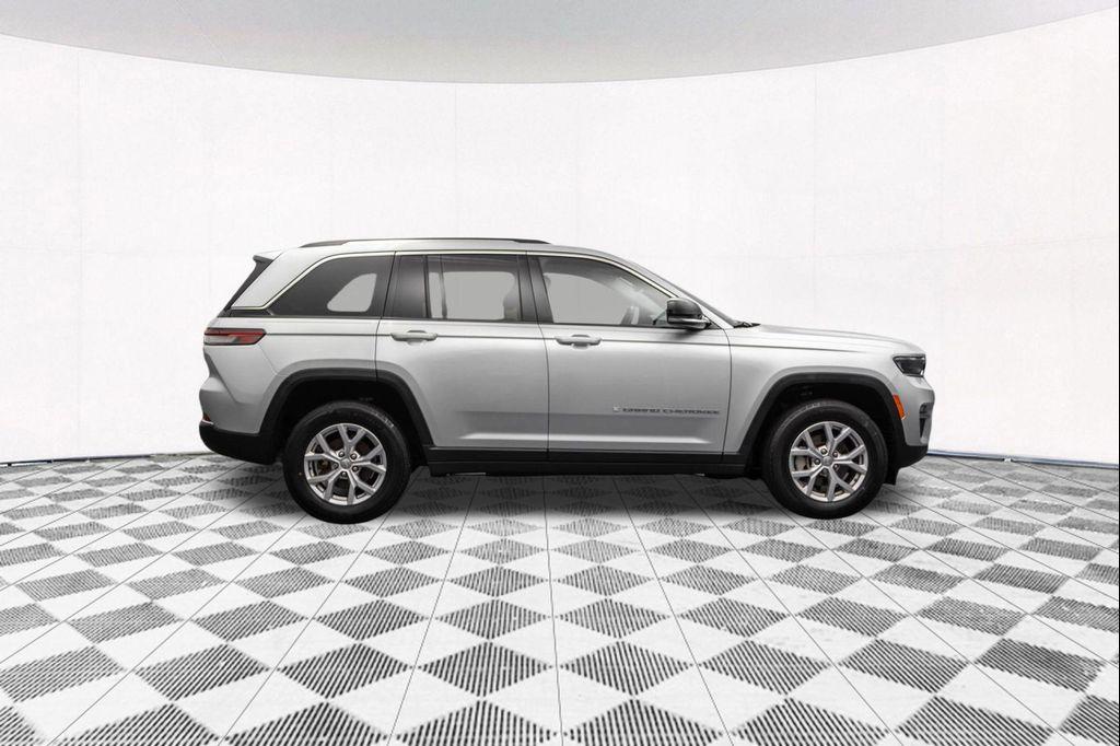 used 2022 Jeep Grand Cherokee car, priced at $29,377