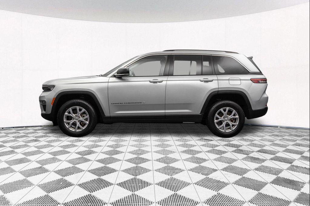 used 2022 Jeep Grand Cherokee car, priced at $29,377