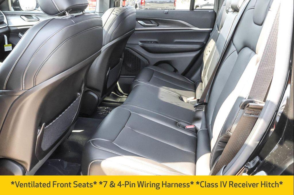new 2025 Jeep Grand Cherokee car, priced at $48,426