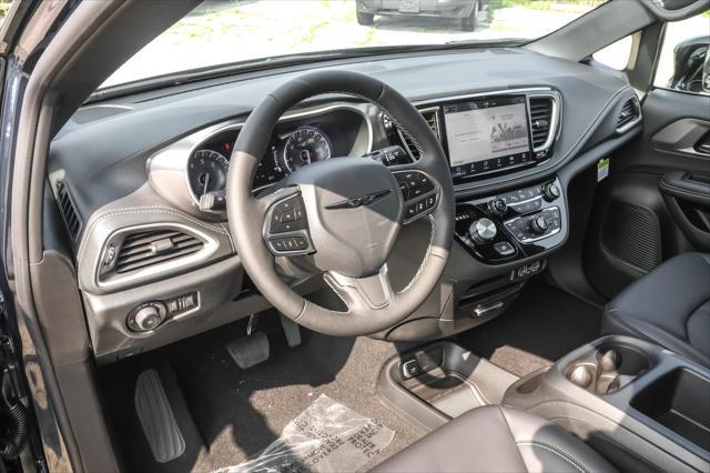 new 2025 Chrysler Pacifica car, priced at $42,027