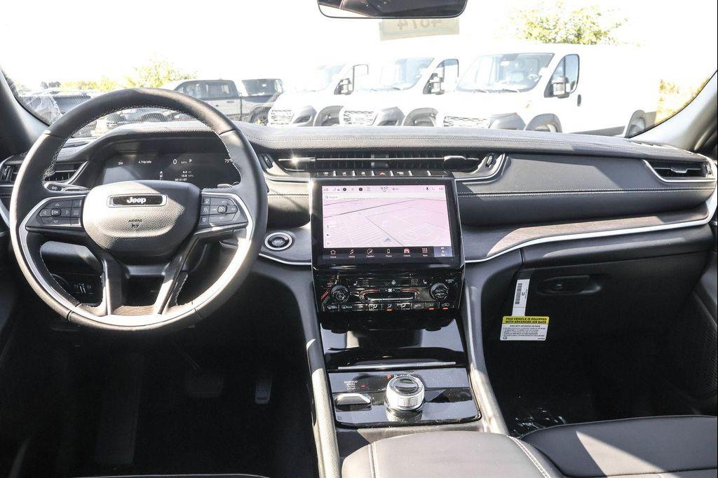 new 2025 Jeep Grand Cherokee car, priced at $42,444