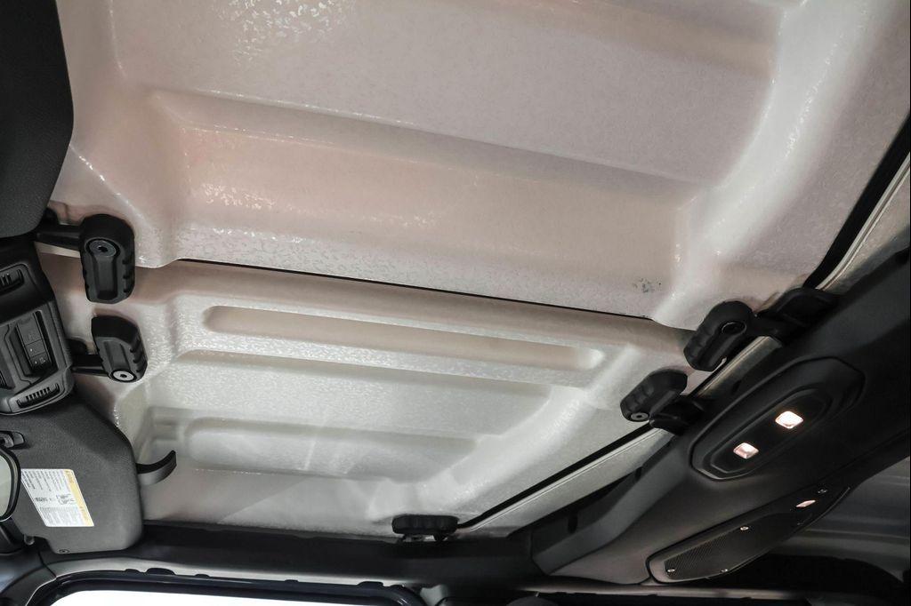 new 2025 Jeep Gladiator car, priced at $46,233