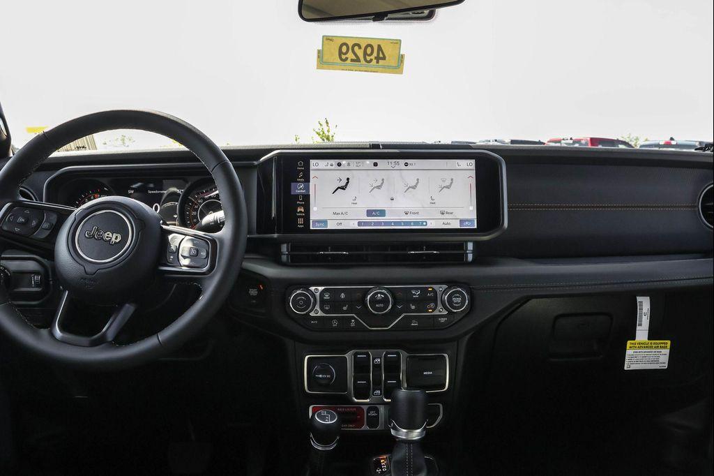 new 2025 Jeep Gladiator car, priced at $46,233