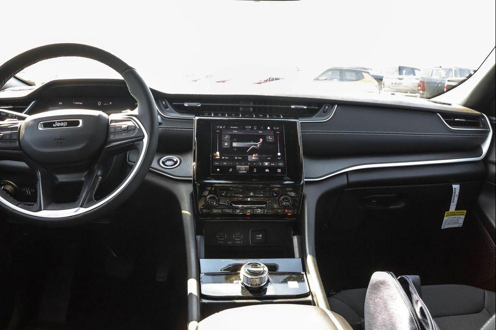 new 2025 Jeep Grand Cherokee L car, priced at $33,737