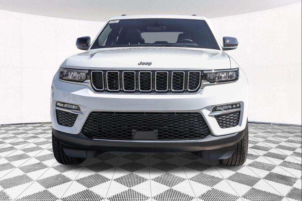 new 2025 Jeep Grand Cherokee car, priced at $41,908