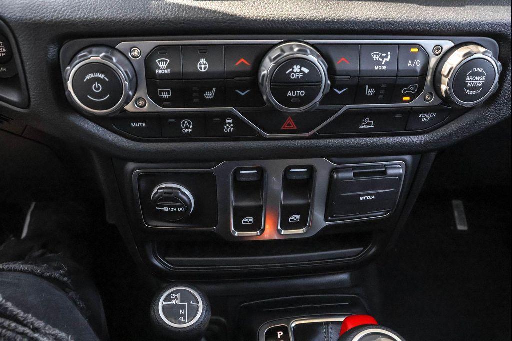 new 2025 Jeep Wrangler car, priced at $37,734