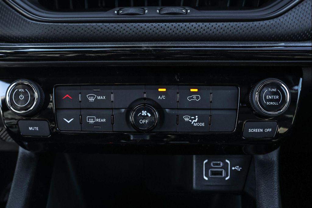 new 2025 Jeep Compass car, priced at $27,949