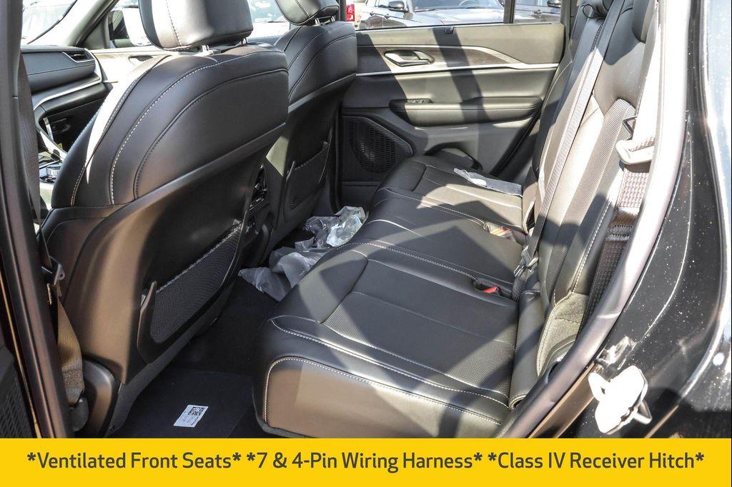 new 2025 Jeep Grand Cherokee car, priced at $48,426