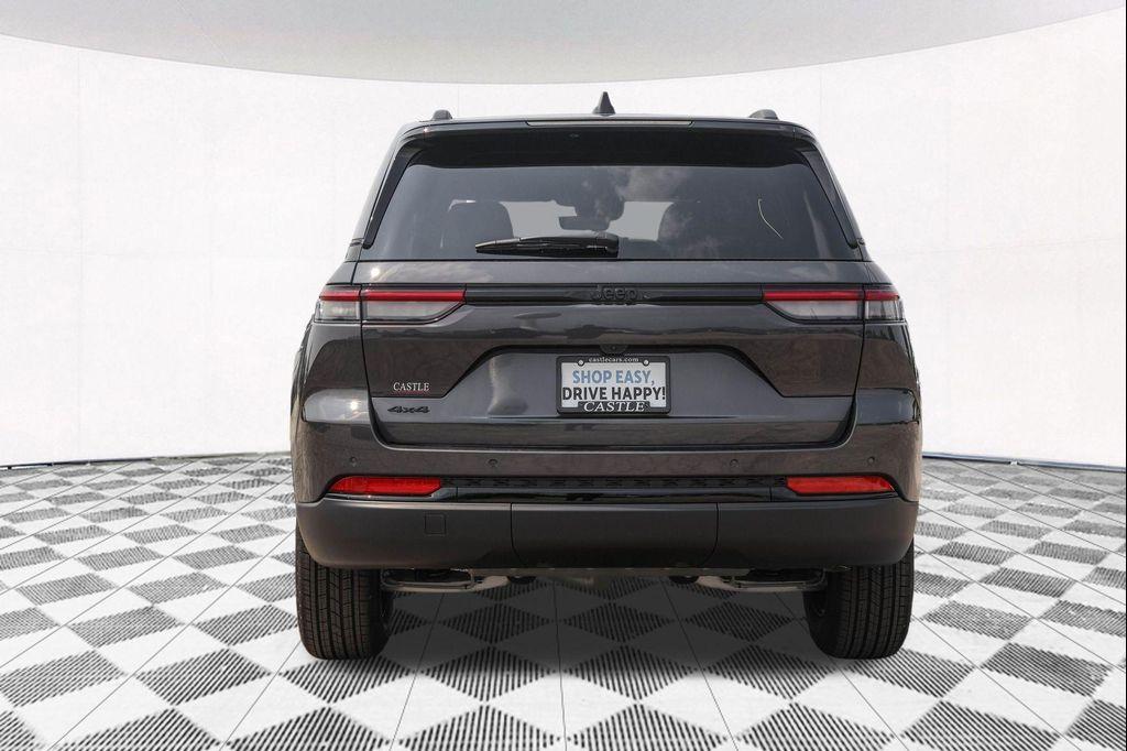 new 2025 Jeep Grand Cherokee car, priced at $39,272