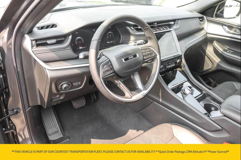 new 2025 Jeep Grand Cherokee car, priced at $37,730