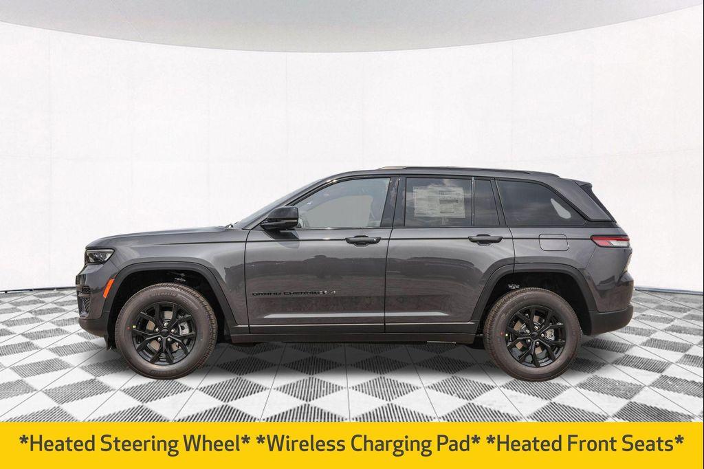 new 2025 Jeep Grand Cherokee car, priced at $37,730