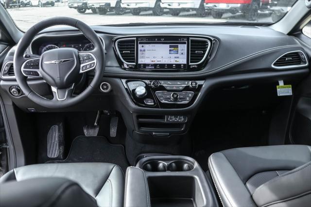 new 2025 Chrysler Pacifica car, priced at $38,469