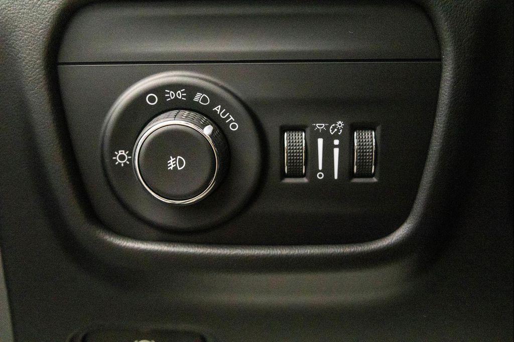 used 2022 Jeep Grand Cherokee car, priced at $44,477