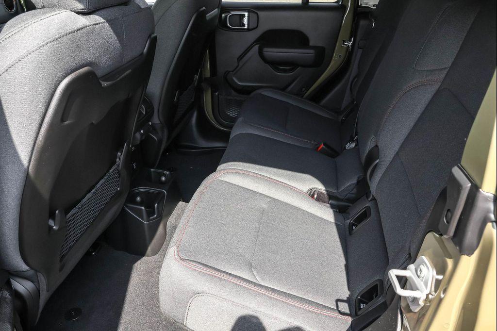 new 2025 Jeep Gladiator car, priced at $46,656