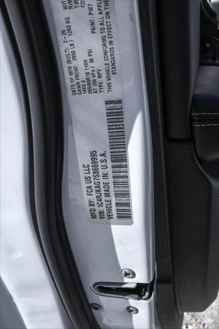 new 2025 Jeep Grand Cherokee L car, priced at $39,218