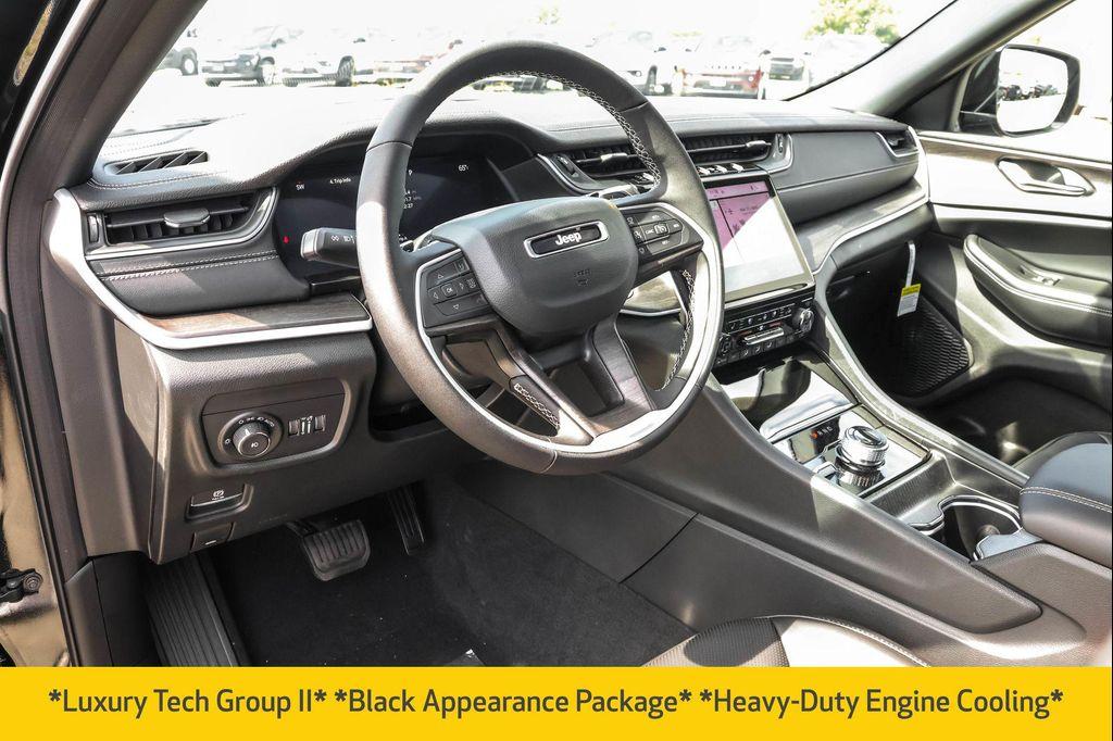 new 2025 Jeep Grand Cherokee car, priced at $48,426
